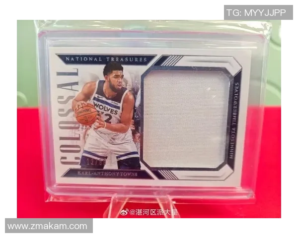 帕尼尼12-13赛季足球球星卡：珍贵收藏，完美展示足球之美